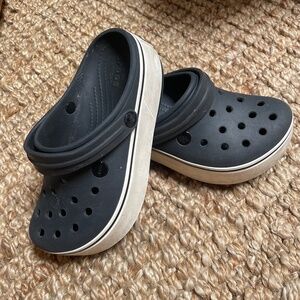 Platform crocs